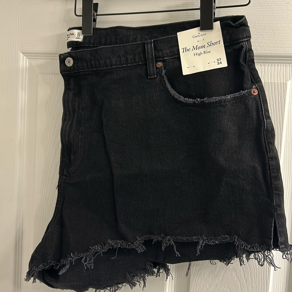 NWT Abercrombie & Fitch Size 37/24 Curve Love Black Shorts